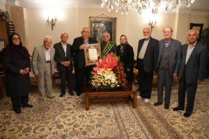 دیدار صمیمی رئیس دانشگاه با پزشک پیشکسوت دکتر مهدی اذانی
