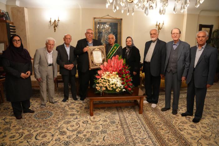 دیدار صمیمی رئیس دانشگاه با پزشک پیشکسوت دکتر مهدی اذانی
